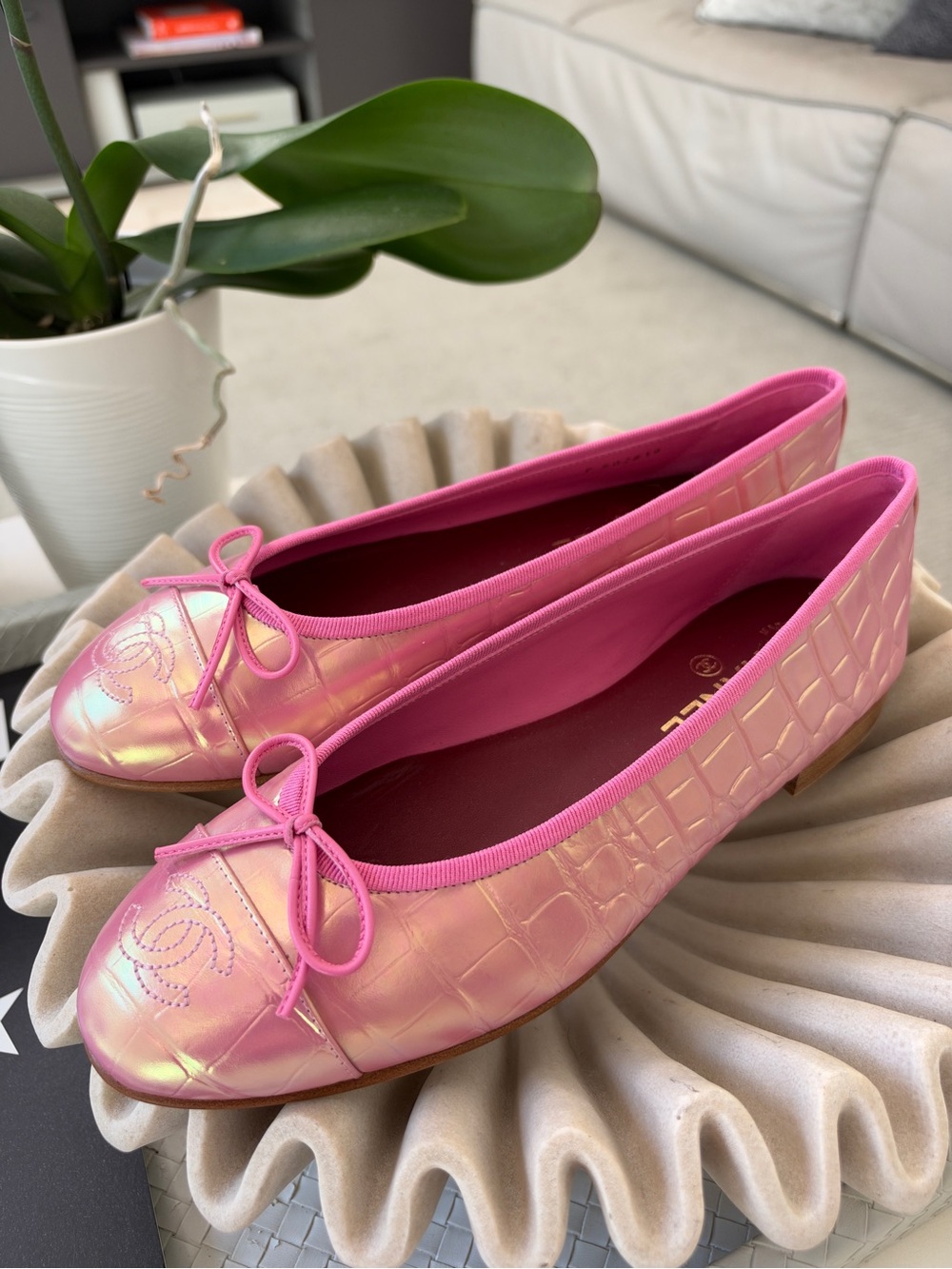 Chanel 26K Pink Crocodile Croc Embossed Iridescent Cap Toe Ballet Flats 39.5